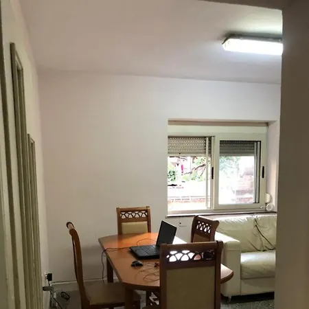 Royal Хостел *