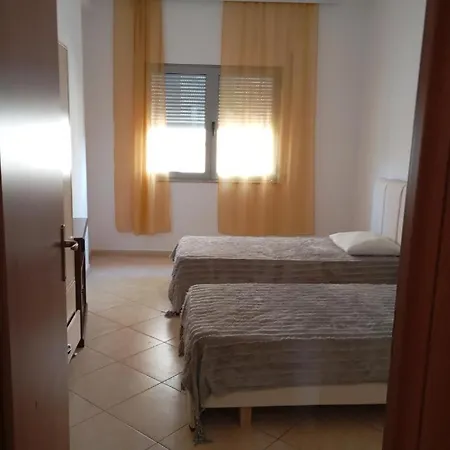 Royal * Тирана