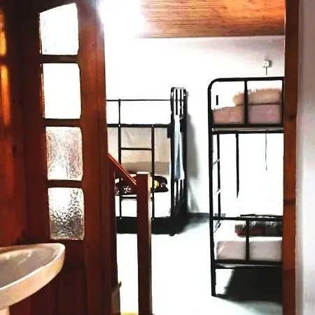 Royal Opposite Nalu Bar Hostel *