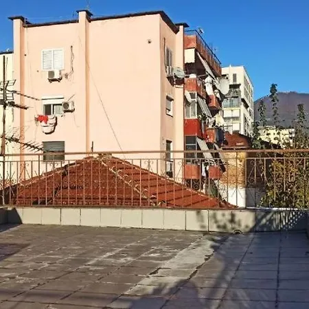 Royal Opposite Nalu Bar * Tirana