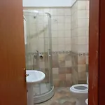 Royal אכסניה *