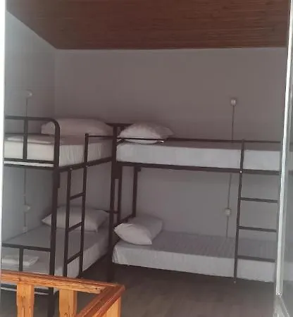 Royal Vandrarhem Tirana