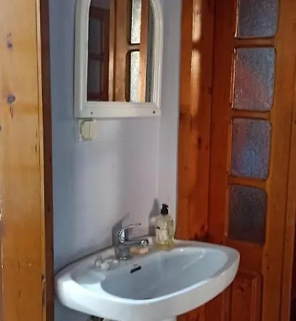 Royal Vandrarhem Tirana