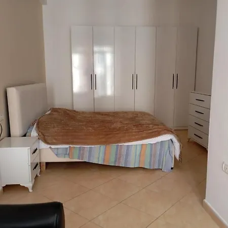 Royal Hostel Tiran