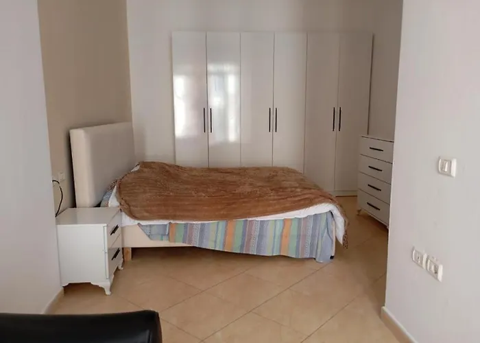 Royal Hostel Τίρανα