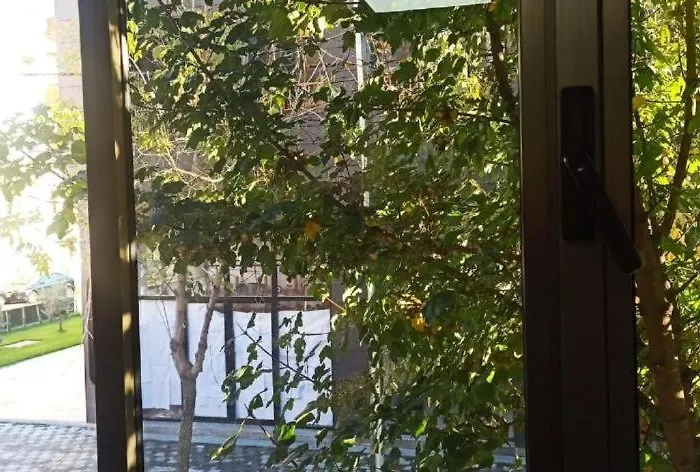 Royal * Τίρανα