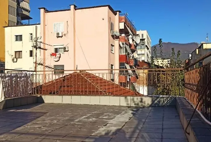 Royal * Τίρανα